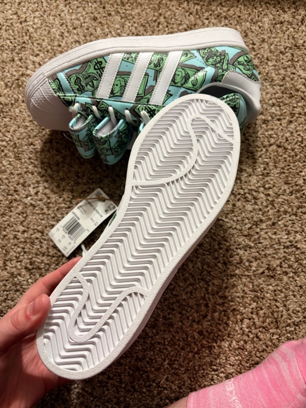 adidas mens  Mint Graphic Low-Top Sneakers